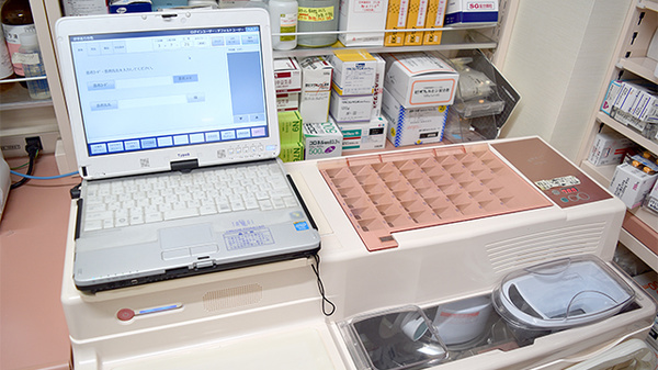 ヤブザキ信栄堂薬局の調剤器具