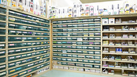 楠公堂薬局　加古川店の薬棚