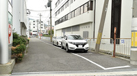 サカエ薬局の駐車場