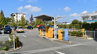 楠公堂薬局　学園都市駅ビル店の駐車場