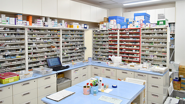 大手前薬局　JR玉造駅ビル店の調剤室