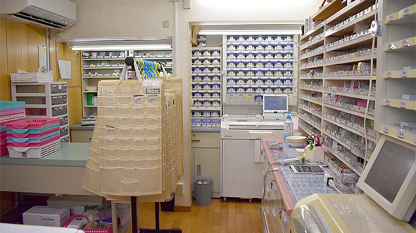 調剤薬局 石だたみの調剤室