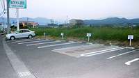 塩田上原薬局の駐車場