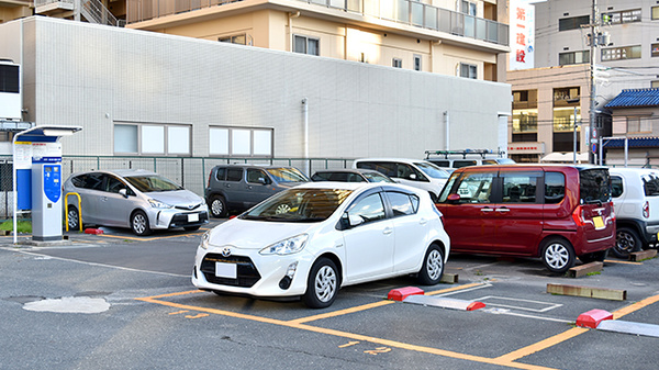 プリズム薬局の駐車場