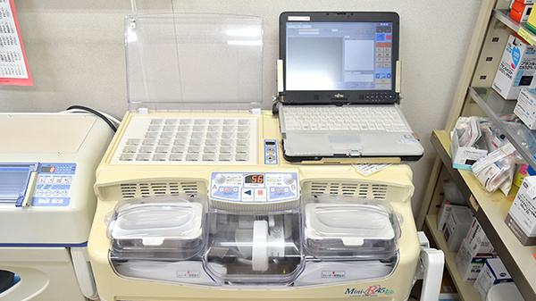 あけとみ薬局の調剤器具