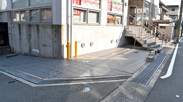 スズラン薬局（大阪府　茨木市）の駐車場