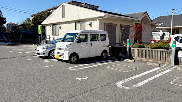 上野薬局の駐車場