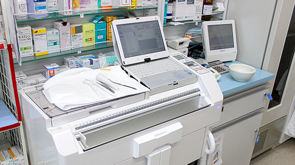 ドラッグセイムス 伊奈内宿薬局の調剤器具