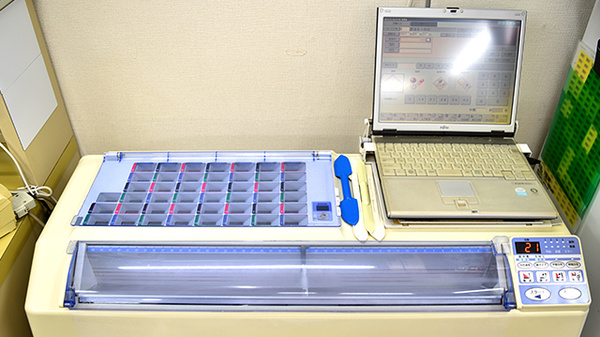 ピュア薬局1号店の調剤器具