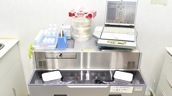 にじいろ薬局の調剤器具