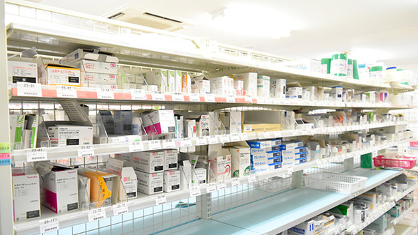ユタカ薬局　在宅調剤センター京都の薬棚