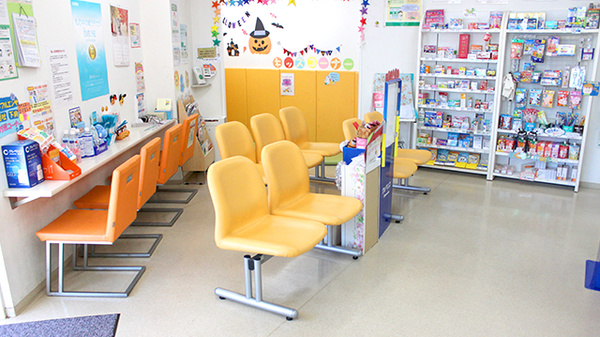 そうごう薬局　流山おおたかの森店の待合スペース