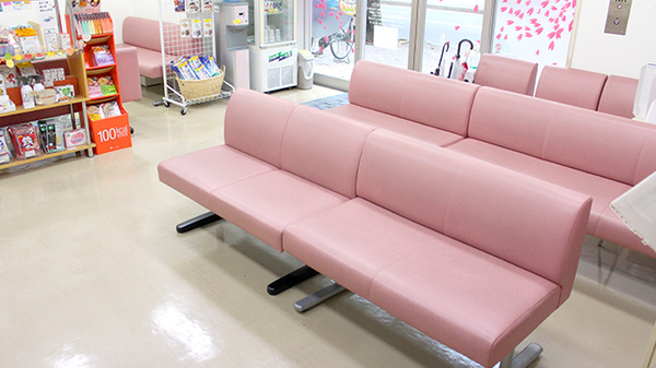 そうごう薬局 五香店の待合スペース