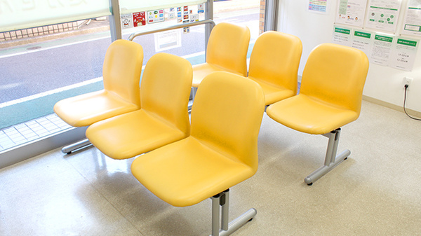 そうごう薬局　赤塚店の待合スペース