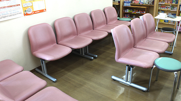 そうごう薬局　宇都宮店の待合スペース