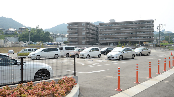 そうごう薬局 野方店の駐車場