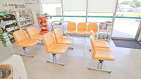 そうごう薬局 ひびきの店の待合スペース