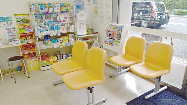 そうごう薬局 駒沢店の待合スペース