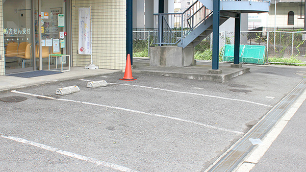 そうごう薬局 あざみ野店の駐車場