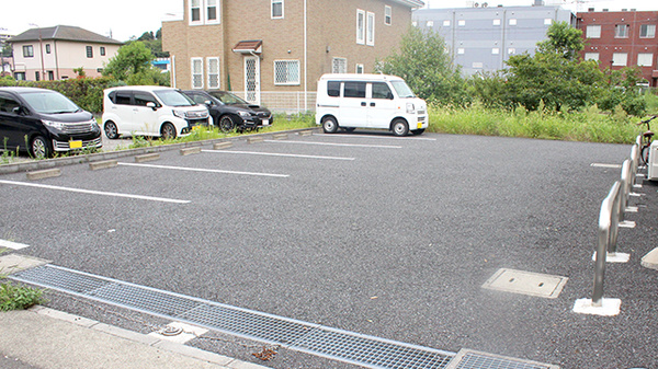 そうごう薬局 厚木店の駐車場
