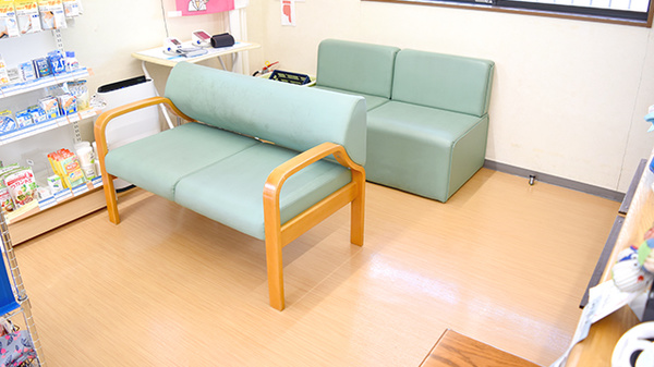 ふくおか薬局の待合スペース