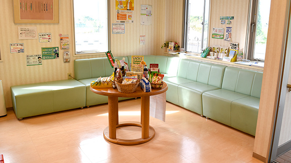 あおば薬局の待合スペース