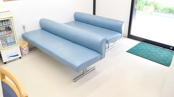 あおば薬局西高蔵店の待合スペース