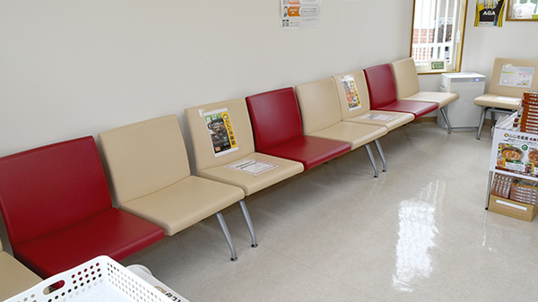 みんなの薬局瀬木の待合スペース