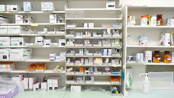 みんなの薬局瀬木の薬棚