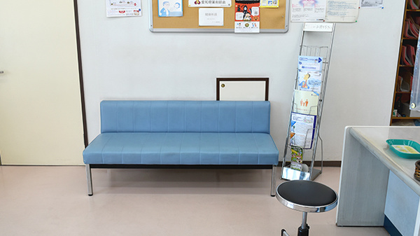 カトレア調剤薬局の待合スペース