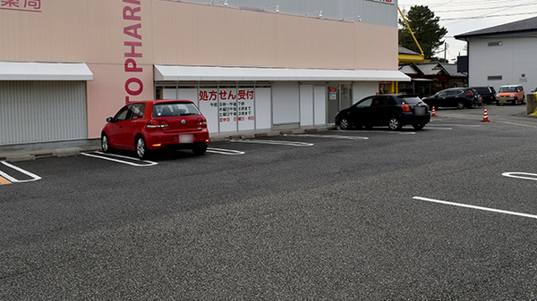 キトー薬局　八幡店の駐車場