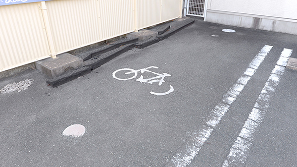 クオール薬局豊橋店の駐輪場