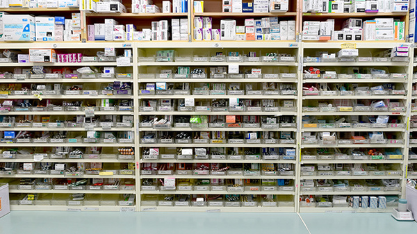 コーヨー調剤薬局扶桑店の薬棚