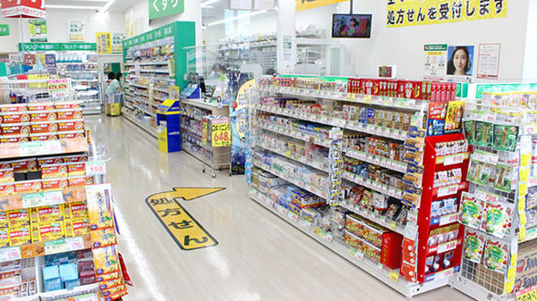 スギ薬局　宮前四丁目店の入口