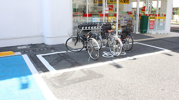 スギ薬局　宮前四丁目店の駐輪場