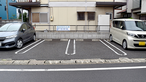 だるま堂薬局の駐車場