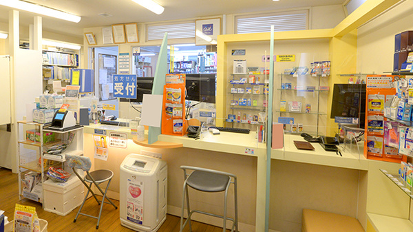 クオール薬局自由ヶ丘店の受付/カウンター
