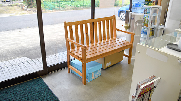 ノガキ薬局の待合スペース