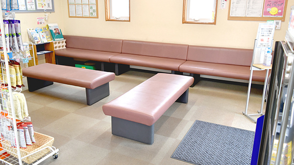 はぐろ薬局大口店の待合スペース