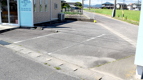 ほほえみ調剤薬局の駐車場