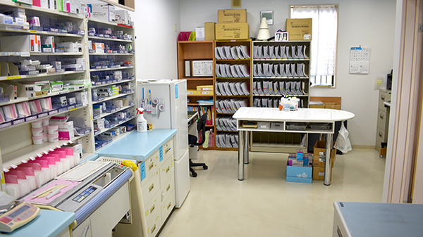 ミドリ薬局 吉根店の調剤室