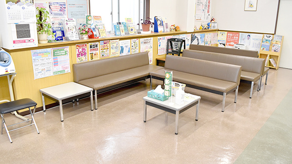 ミドリ薬局 守山中央調剤センターの待合スペース
