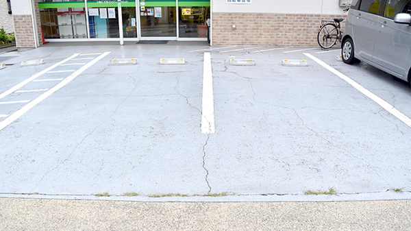 ミドリ薬局 守山中央調剤センターの駐車場