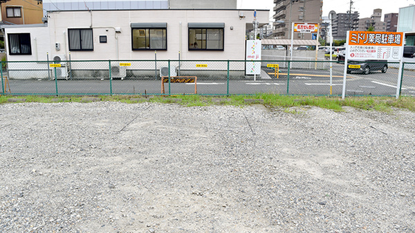 ミドリ薬局 小牧店の駐車場