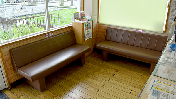 ミドリ薬局 北店の待合スペース
