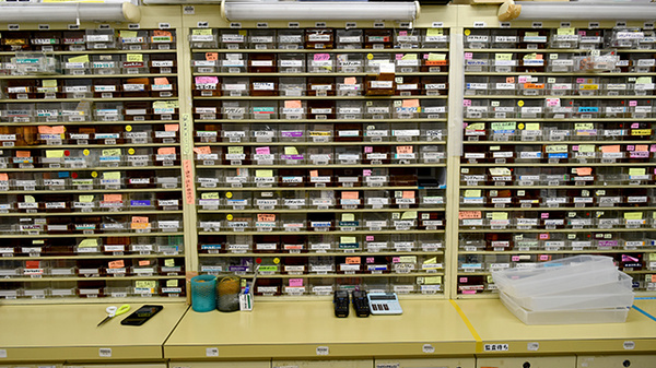 まちほけ薬局　名鉄東大手駅店の薬棚