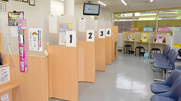 まちほけ薬局　名古屋医療センター前店の受付/カウンター