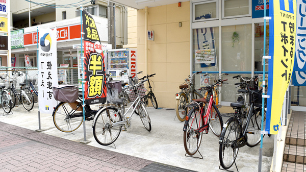 ユタカ薬局　植田駅前の駐輪場