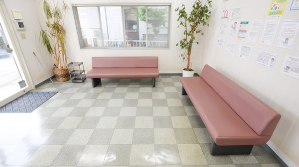 ワタリ調剤薬局常滑店の待合スペース