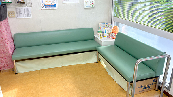 黄金調剤薬局の待合スペース
